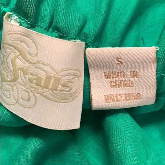 Stunning silk halter top by Falls - Picture 5 of 6